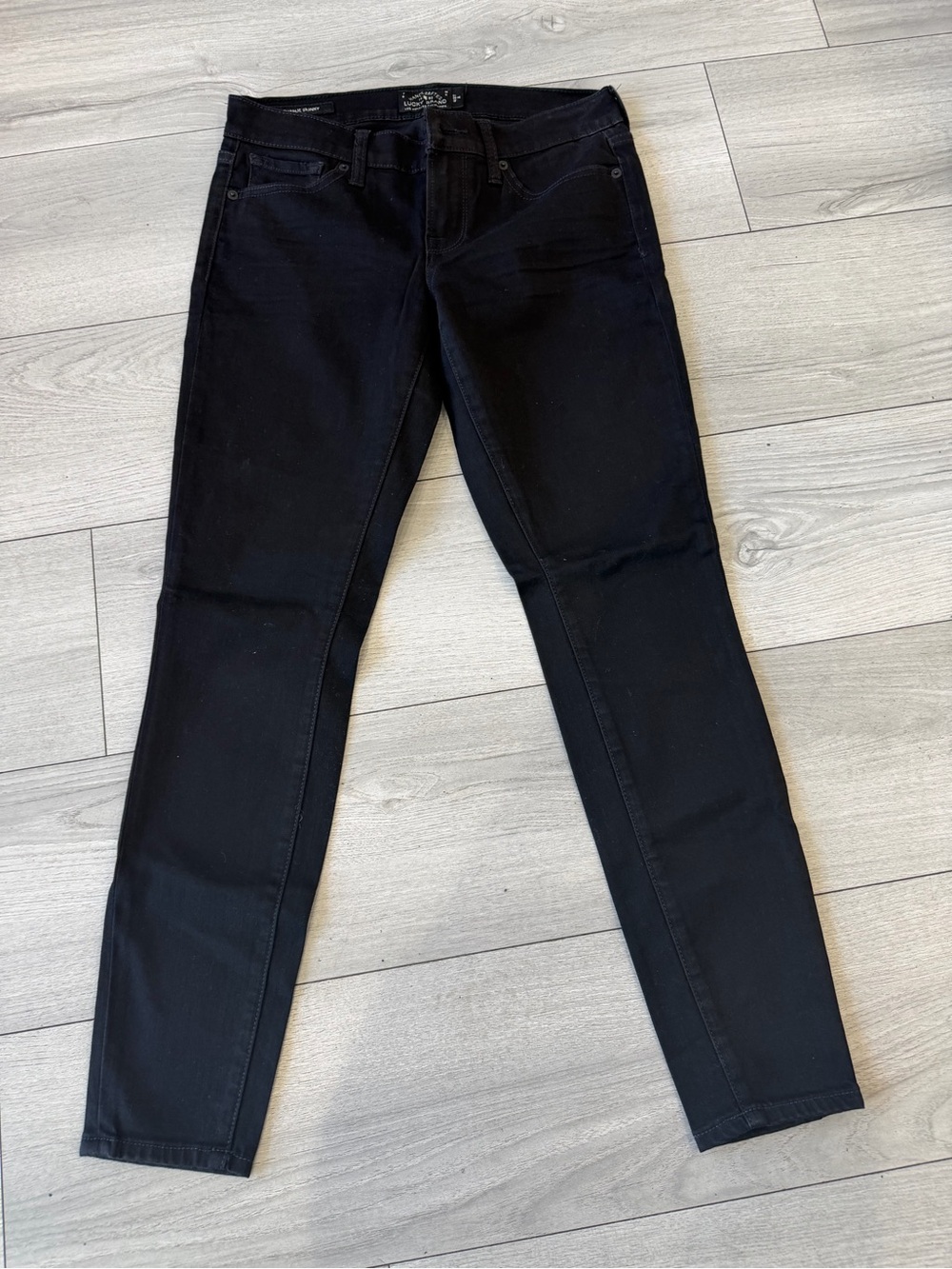 Lucky Brand Women's Charlie Skinny Jeans in Black